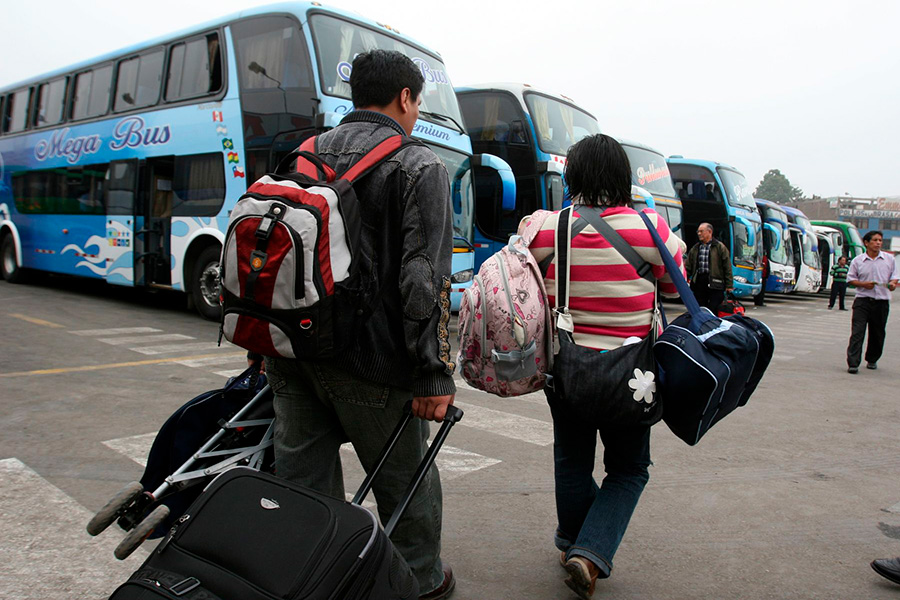 MEF trasladará feriados a los viernes para impulsar productividad y turismo